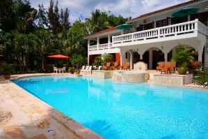 ¿Casas en Cuernavaca con alberca? El oasis perfecto para vivir o vacacionar